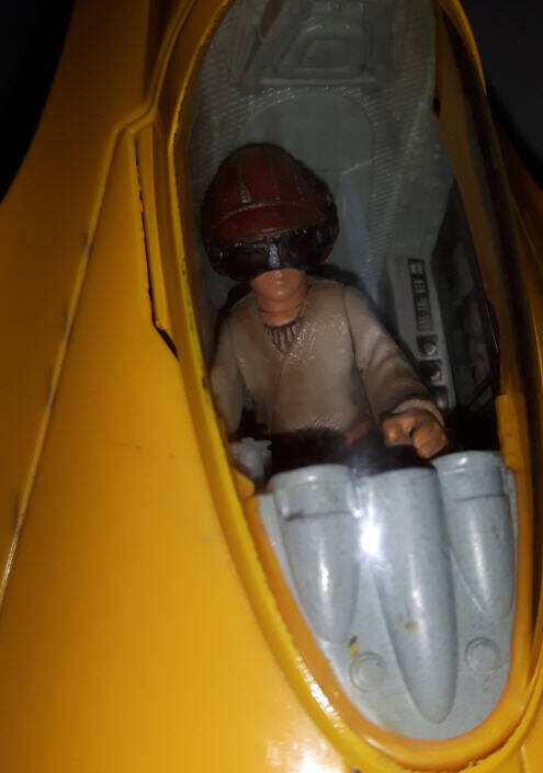 Anakin Skywalker Figure (Naboo Pilot) in cockpit