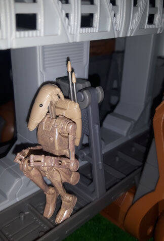 Battle Droid Figure Vintage Collection in Multi-Troop Transport folded