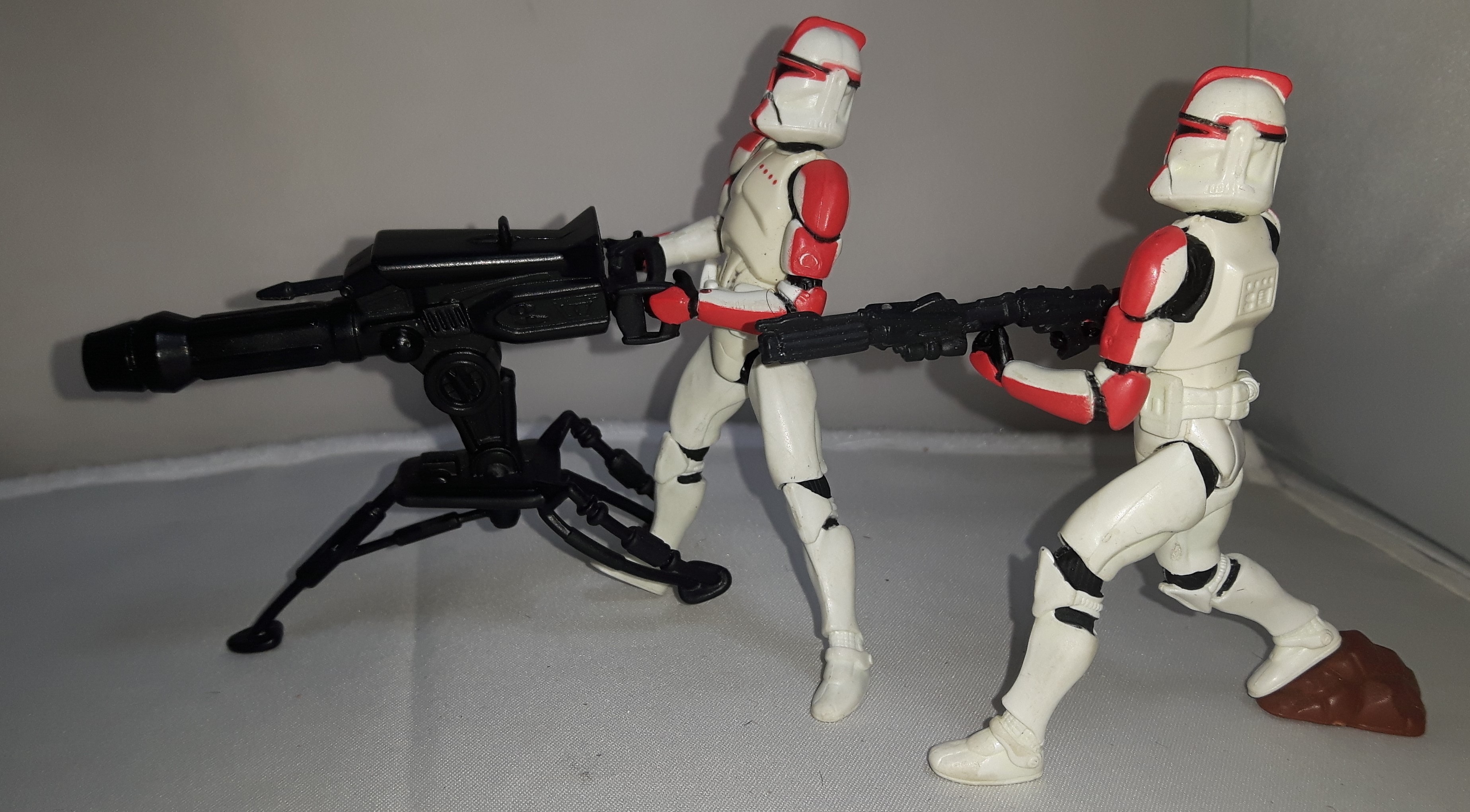 Clone Trooper Captain figure side view