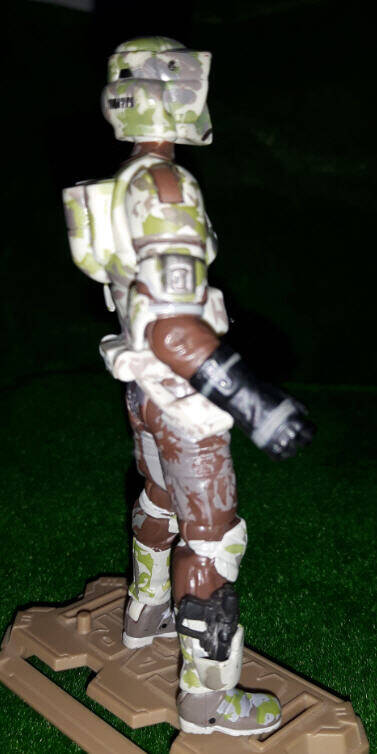 Elite Corps Clone Trooper action figure rear