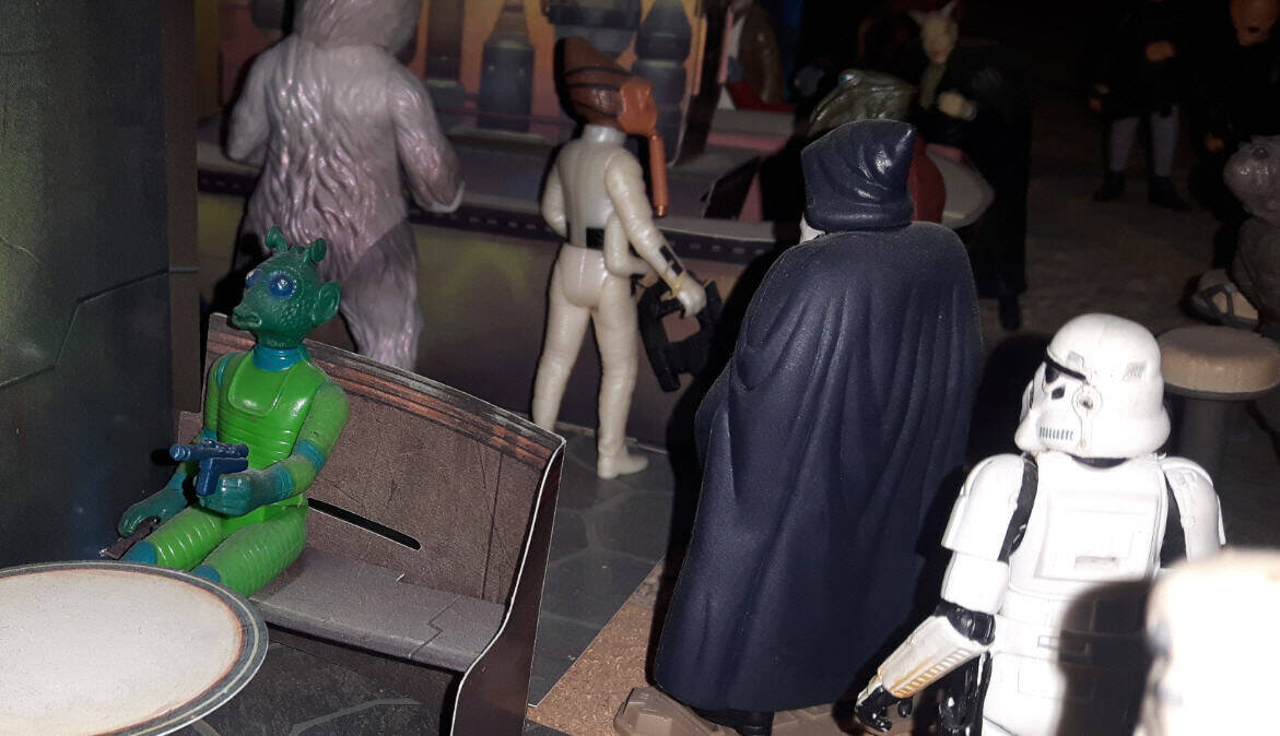 Greedo Figure Cantina Background