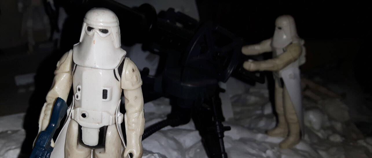 Imperial Stormtrooper (Hoth Battle Gear) Figure and Tripod Laser Cannon