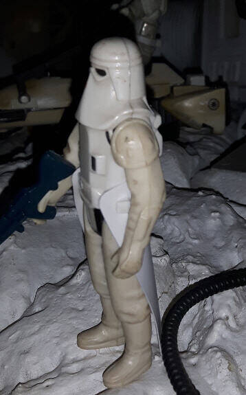 Imperial Stormtrooper (Hoth Battle Gear) Figure Kenner Vintage side