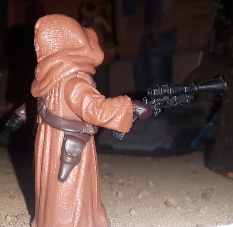 Jawa Figure (With Gonk Droid) Power of the Force side