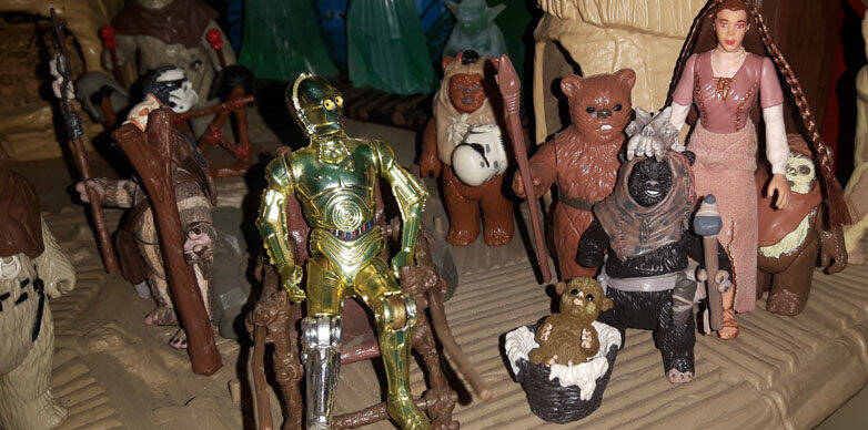 Nippet Figure Legacy Collection Ewok Village