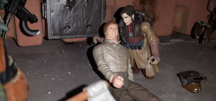 Princess Leia (Boussh Disguise) figure Saga Collection freeing Han from Carbonite close up