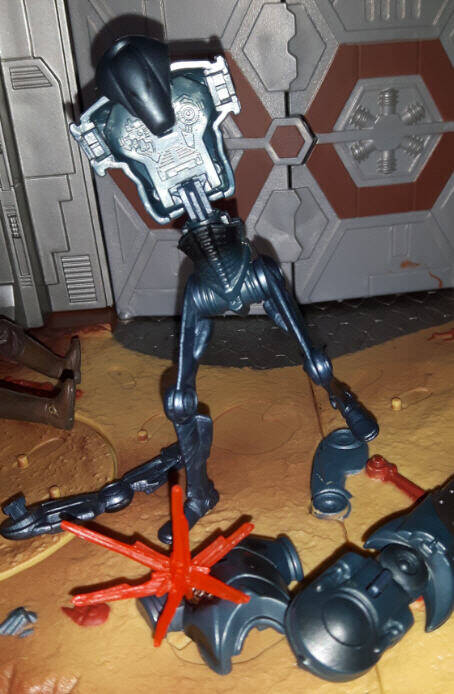 Super Battle Droid Figure (With Exploding Body Damage) blown up