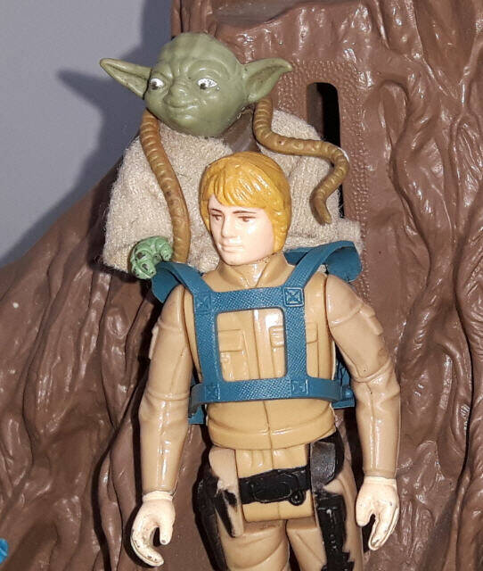 Yoda Figure Kenner Vintage Black Eyes in Bakcpack with Luke