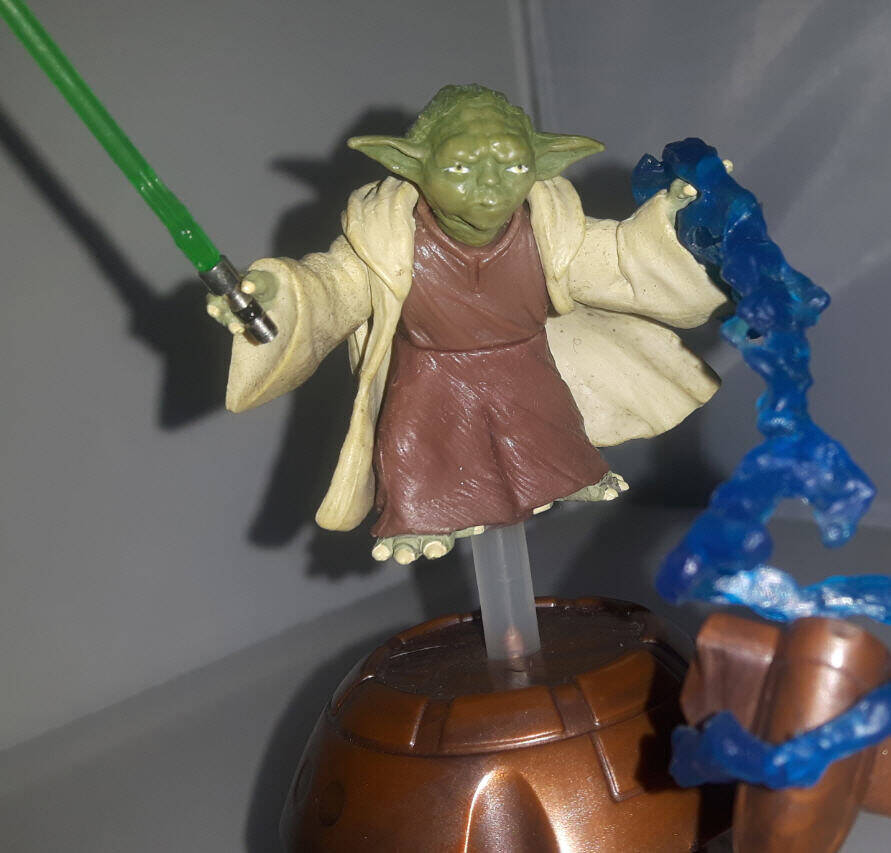 Yoda Figure Jedi Master Saga Series front