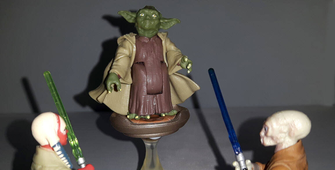 Ashla and Jempa figures with Yoda and Hover Chair